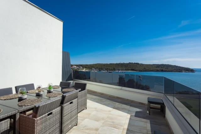 Luxury Apartment Anto With Sea View And Balcony Banjole Zewnętrze zdjęcie